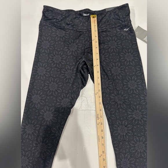 Everlast Body Fit Capri Leggings Women’s Large Black Floral Pattern - Picture 9 of 12